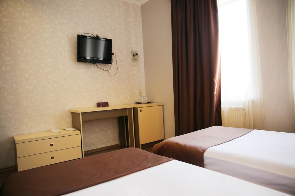 Rondo Hotel Tbilisi Room photo